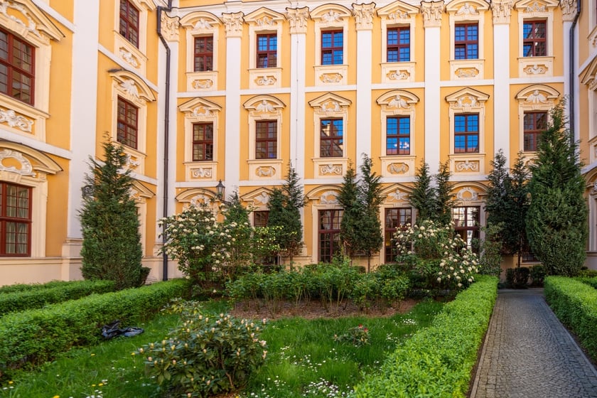 Wirydarz Instytutu Filologicznego Uniwersytetu Wrocławskiego