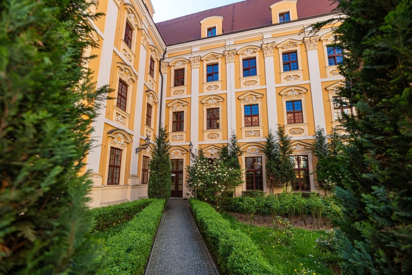 Wirydarz Instytutu Filologicznego Uniwersytetu Wrocławskiego