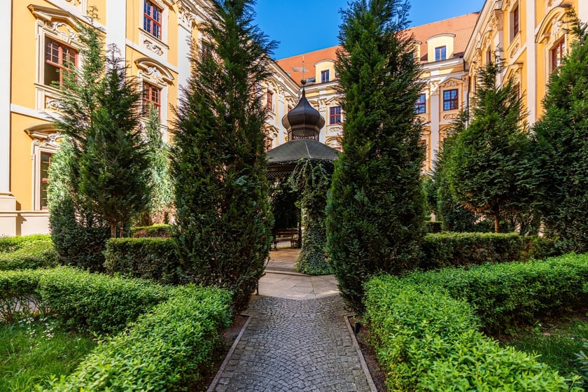 Wirydarz Instytutu Filologicznego Uniwersytetu Wrocławskiego