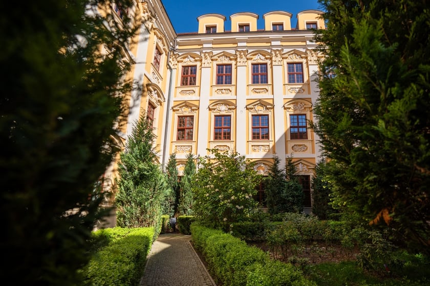 Wirydarz Instytutu Filologicznego Uniwersytetu Wrocławskiego