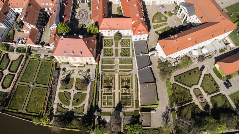 Ogr&oacute;d przy Papieskim Fakultecie Teologicznym &ndash; widok z lotu ptaka