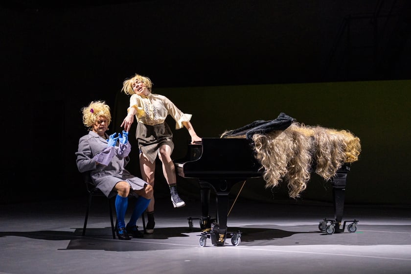 Scena ze spektaklu &bdquo;I love Chopin&rdquo; Wrocławskiego Teatru Pantomimy