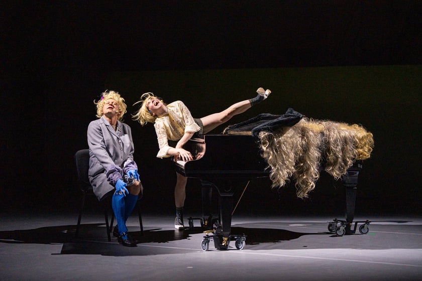 Scena ze spektaklu &bdquo;I love Chopin&rdquo; Wrocławskiego Teatru Pantomimy
