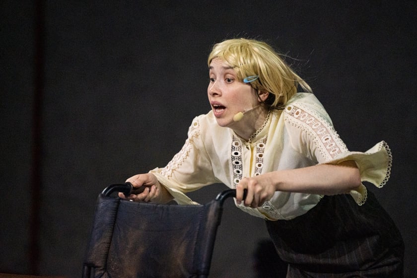 Scena ze spektaklu &bdquo;I love Chopin&rdquo; Wrocławskiego Teatru Pantomimy