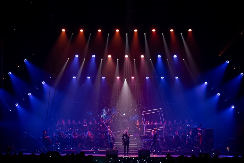 Wielkie show w Hali stulecia. Koncert "Gwiazdozbiór Aniołów. In varietae concordia".