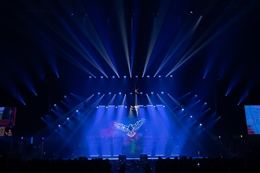 Wielkie show w Hali stulecia. Koncert "Gwiazdozbiór Aniołów. In varietae concordia".