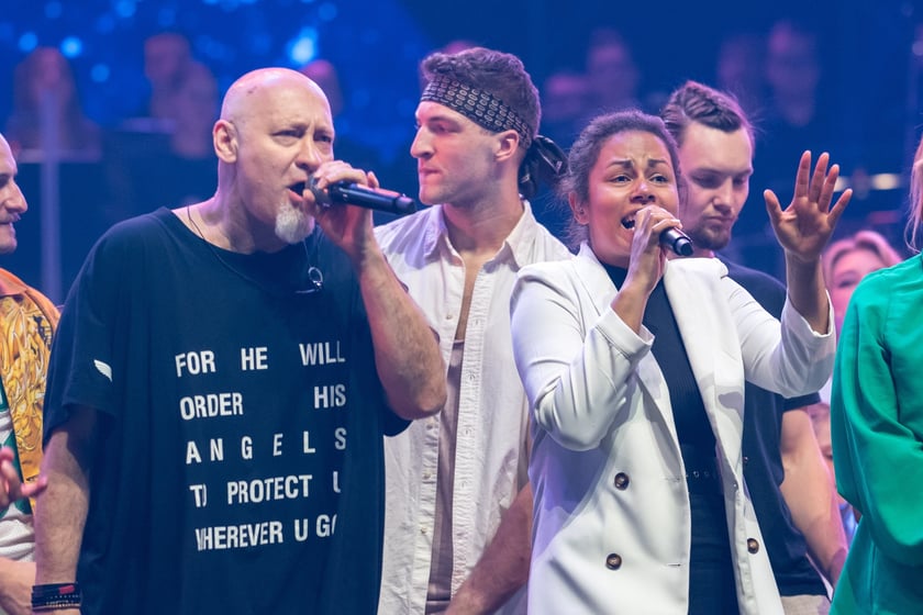 Wielkie show w Hali stulecia. Koncert "Gwiazdozbiór Aniołów. In varietae concordia".