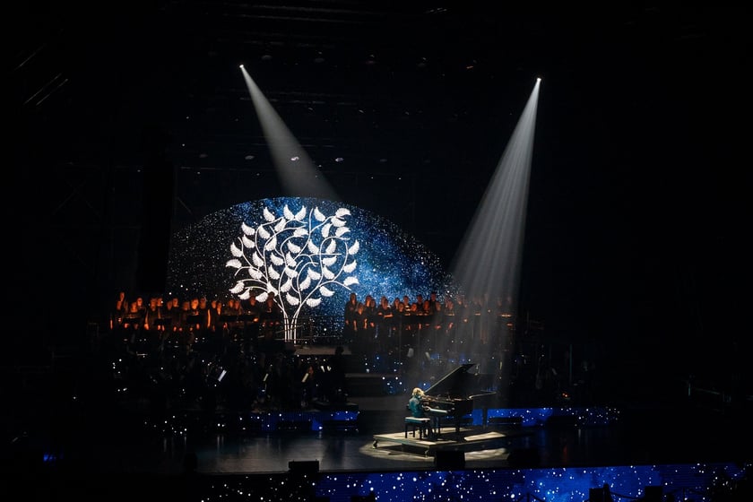 Wielkie show w Hali stulecia. Koncert "Gwiazdozbiór Aniołów. In varietae concordia".