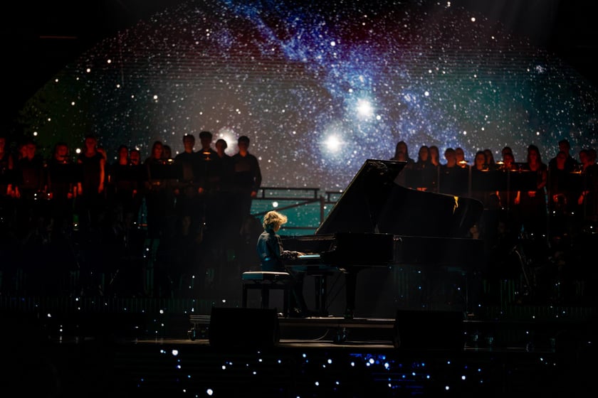 Wielkie show w Hali stulecia. Koncert "Gwiazdozbiór Aniołów. In varietae concordia".