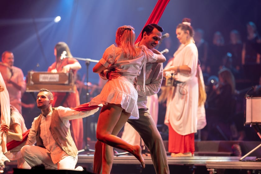 Wielkie show w Hali stulecia. Koncert "Gwiazdozbiór Aniołów. In varietae concordia".