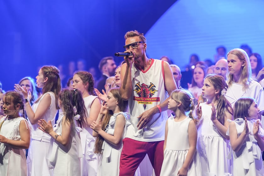 Wielkie show w Hali stulecia. Koncert "Gwiazdozbiór Aniołów. In varietae concordia".