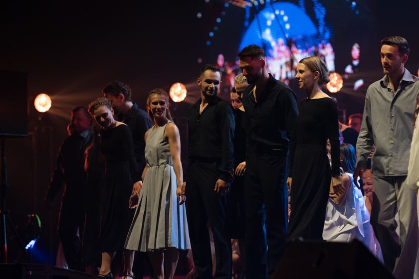 Wielkie show w Hali stulecia. Koncert "Gwiazdozbiór Aniołów. In varietae concordia".