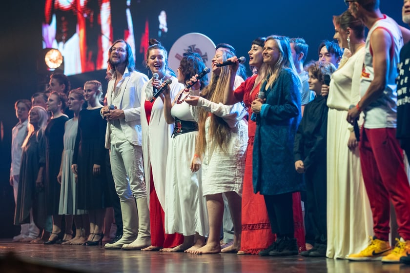 Wielkie show w Hali stulecia. Koncert "Gwiazdozbiór Aniołów. In varietae concordia".