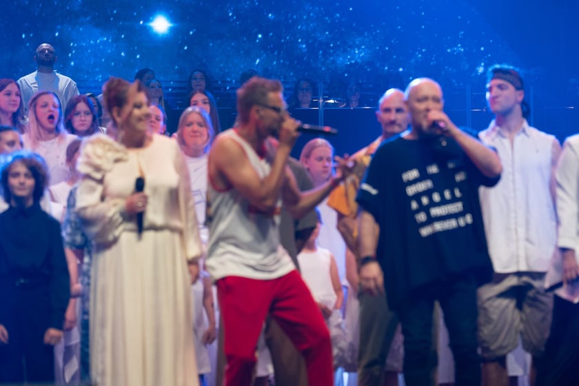 Wielkie show w Hali stulecia. Koncert "Gwiazdozbiór Aniołów. In varietae concordia".