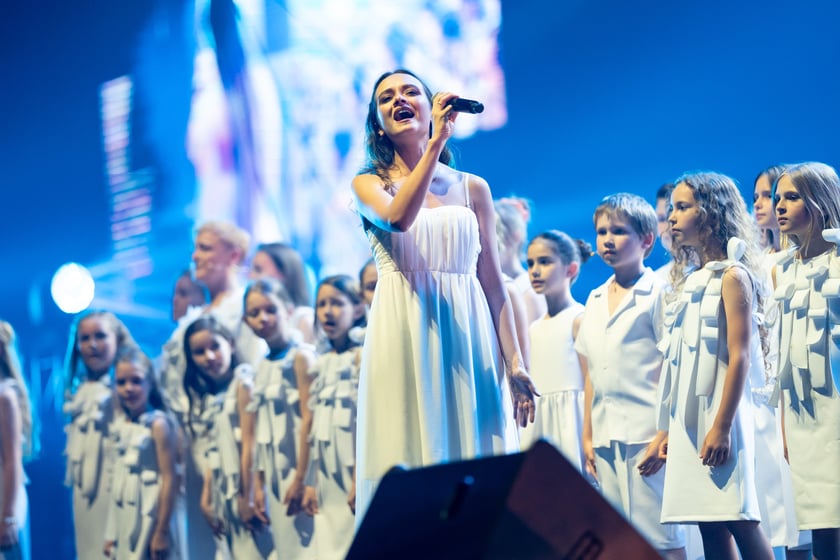 Wielkie show w Hali stulecia. Koncert "Gwiazdozbiór Aniołów. In varietae concordia".