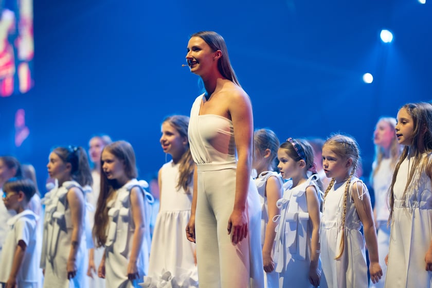 Wielkie show w Hali stulecia. Koncert "Gwiazdozbiór Aniołów. In varietae concordia".