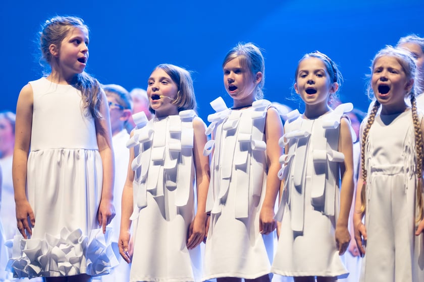 Wielkie show w Hali stulecia. Koncert "Gwiazdozbiór Aniołów. In varietae concordia".