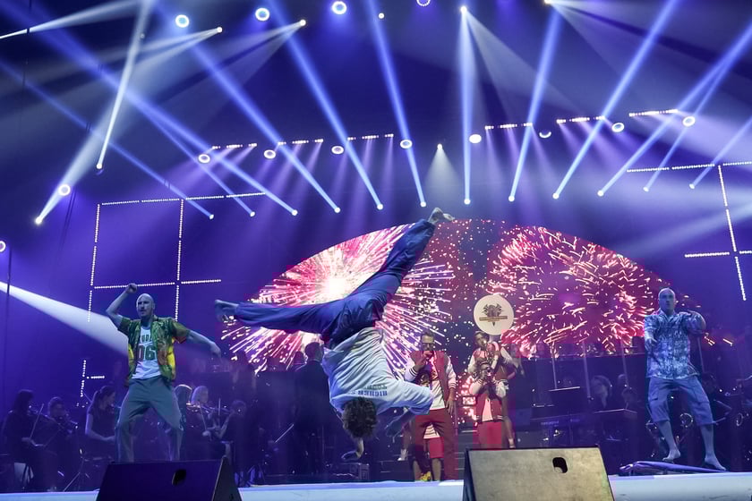 Wielkie show w Hali stulecia. Koncert "Gwiazdozbiór Aniołów. In varietae concordia".