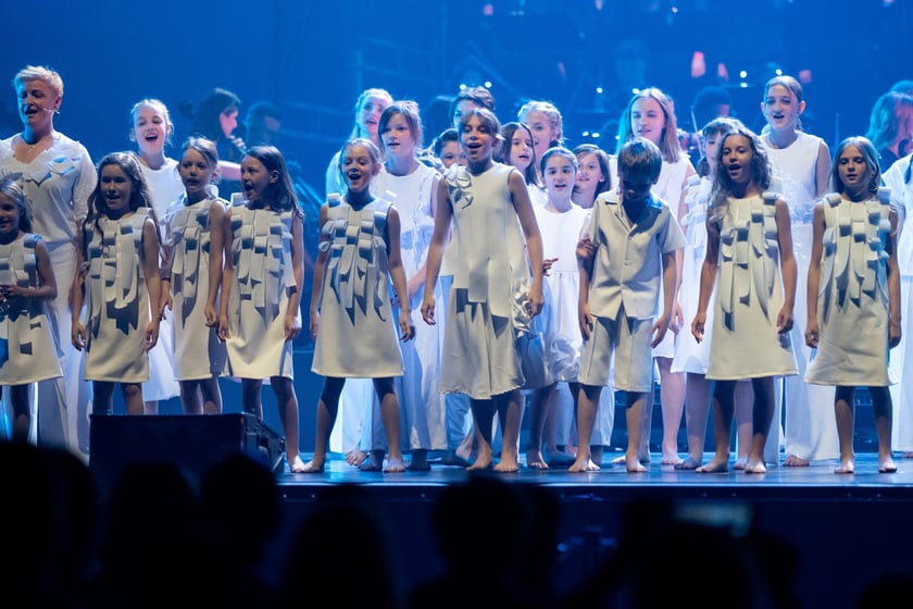 Wielkie show w Hali stulecia. Koncert "Gwiazdozbiór Aniołów. In varietae concordia".