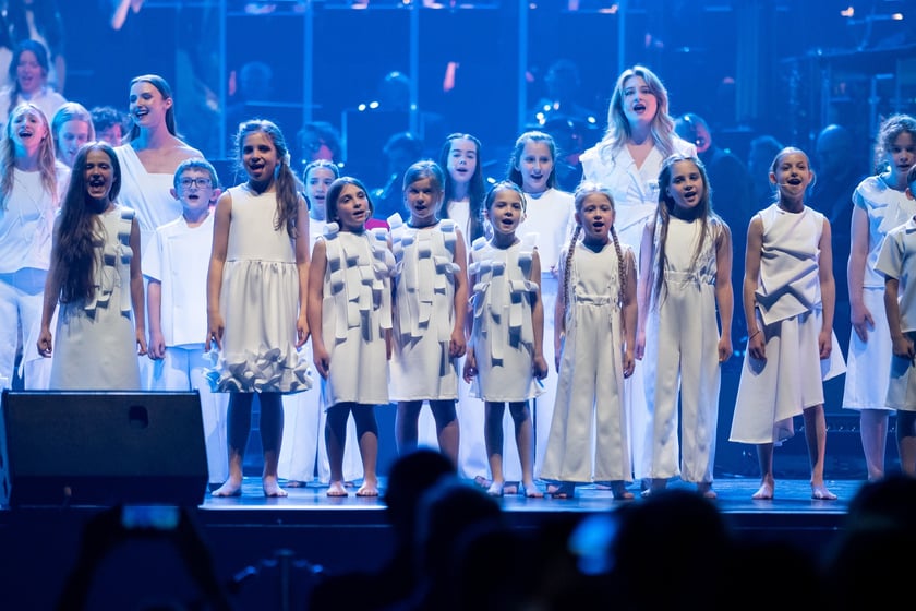 Wielkie show w Hali stulecia. Koncert "Gwiazdozbiór Aniołów. In varietae concordia".