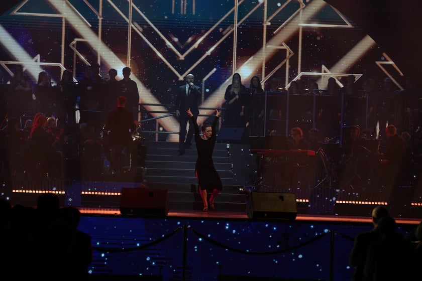 Wielkie show w Hali stulecia. Koncert "Gwiazdozbiór Aniołów. In varietae concordia".