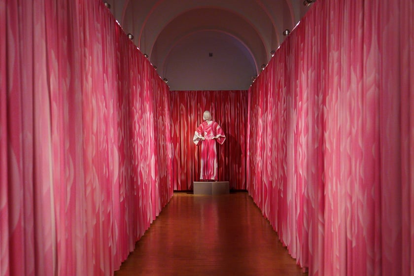 Wystawa &bdquo;Kimono jako doświadczenie. Język sztuki Joanny Hawrot&rdquo; w Muzeum Narodowym we Wrocławiu