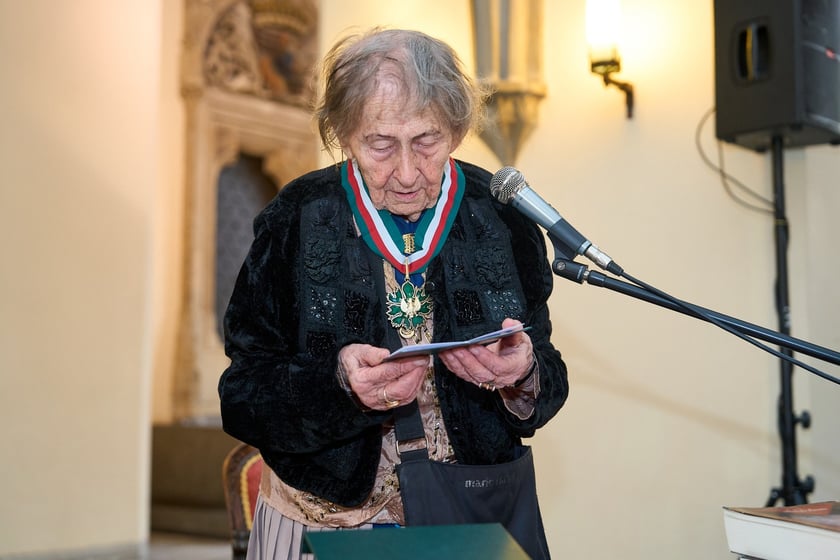 Uroczystość z okazji 93. urodzin poetki Urszuli Kozioł