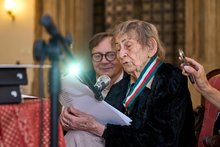 Uroczystość z okazji 93. urodzin poetki Urszuli Kozioł