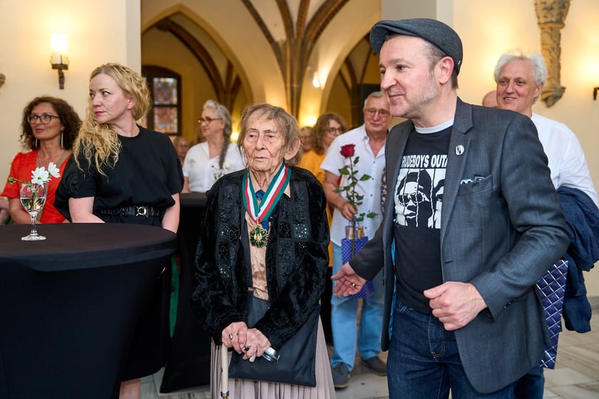 Uroczystość z okazji 93. urodzin poetki Urszuli Kozioł