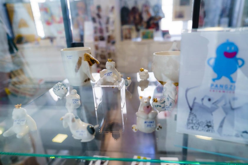 Gadżety w sklepiku Muzeum Narodowego we Wrocławiu