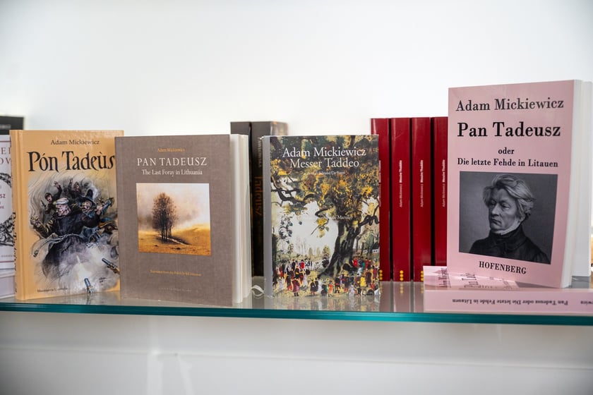 Gadżety w sklepiku Muzeum Pana Tadeusza