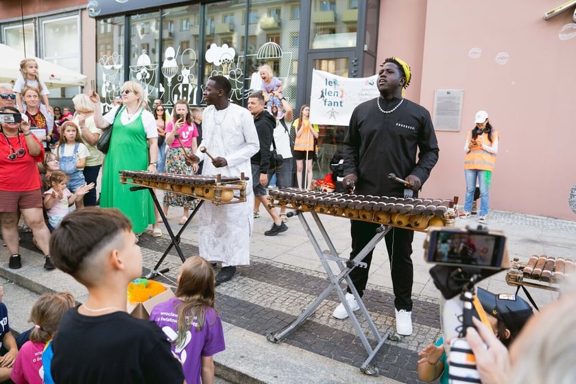Kolorowa parada Lelenfant na ulicach Wrocławia, 29.07.2024