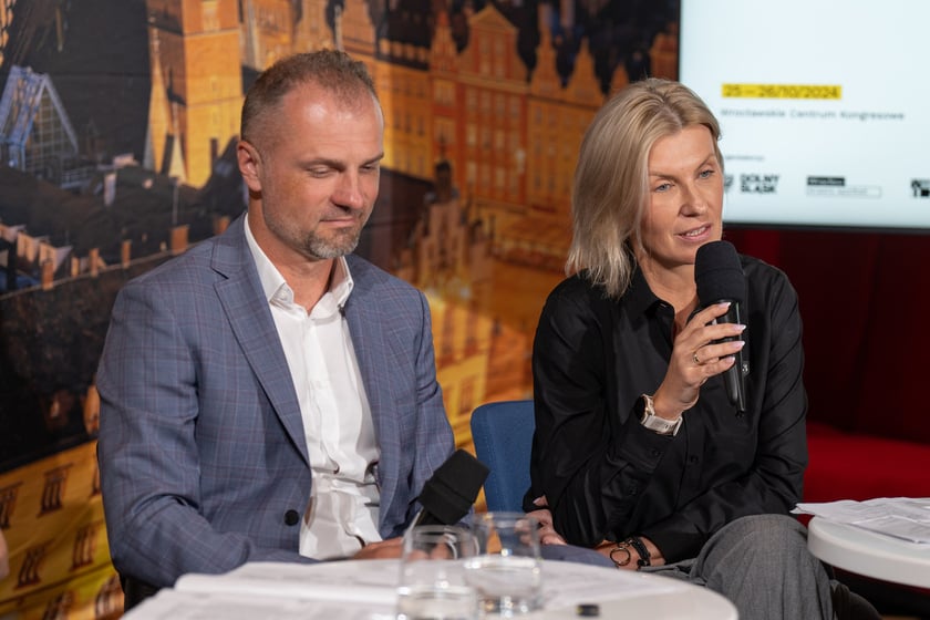 wiceprezydent Wrocławia Renata Granowska i członek zarządu wojew&oacute;dztwa Jarosław Rybczenko / konferencja o Kongresie Kultury Wrocławia i Dolnego Śląska