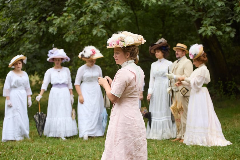 VIII piknik&nbsp;&bdquo;Krynoliny&rdquo; &ndash; Stowarzyszenia Rekonstrukcji Historycznej i Kostiumingu w Parku Południowym
