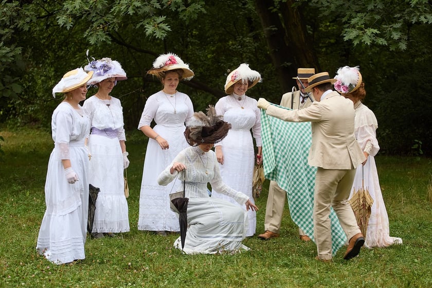 VIII piknik&nbsp;&bdquo;Krynoliny&rdquo; &ndash; Stowarzyszenia Rekonstrukcji Historycznej i Kostiumingu w Parku Południowym