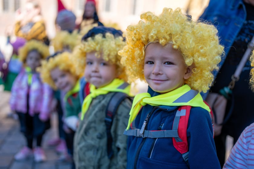 Parada na Wrocławskim Festiwalu Krasnoludków 2024
