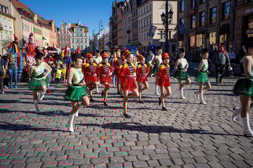 Parada na Wrocławskim Festiwalu Krasnoludków 2024