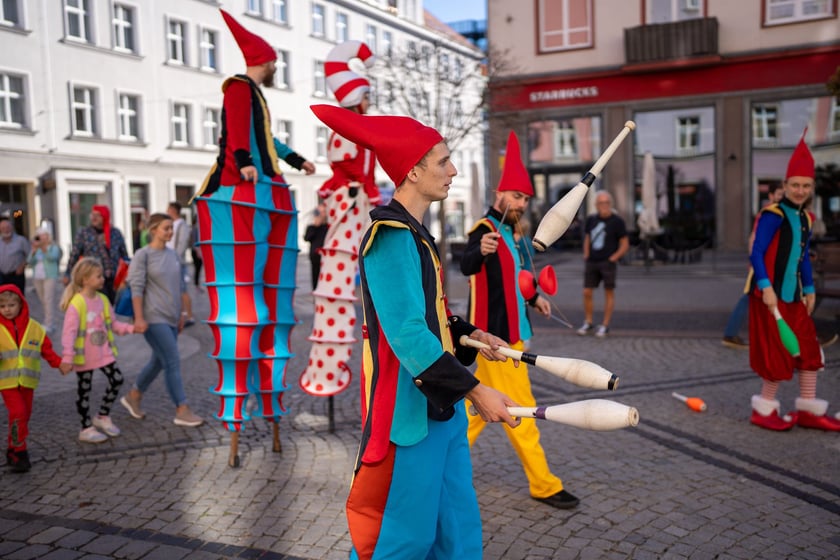 Parada na Wrocławskim Festiwalu Krasnoludków 2024
