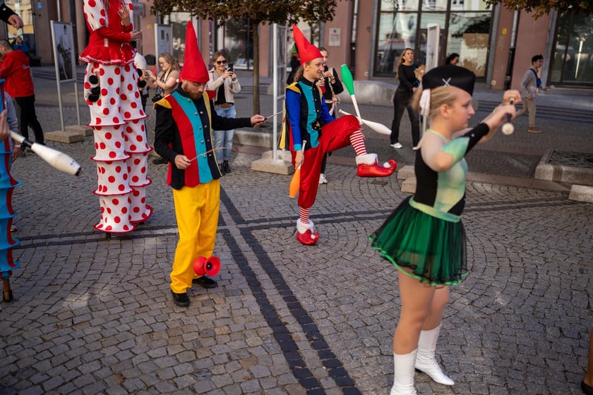 Parada na Wrocławskim Festiwalu Krasnoludków 2024