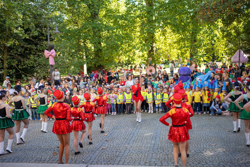 Parada na Wrocławskim Festiwalu Krasnoludków 2024