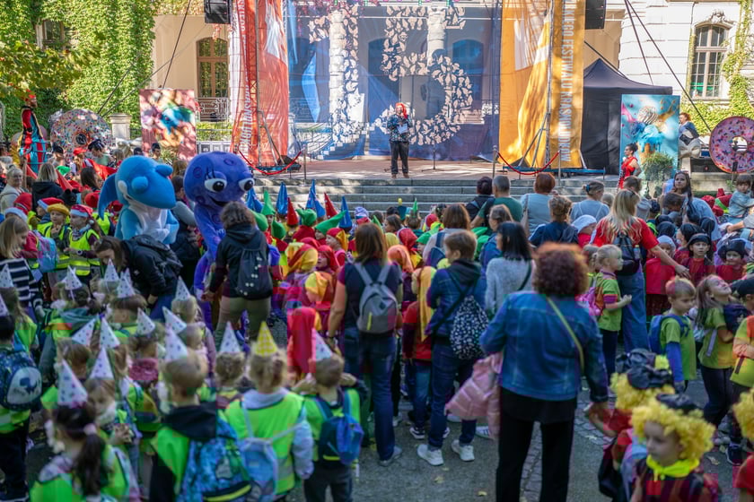 Parada na Wrocławskim Festiwalu Krasnoludków 2024