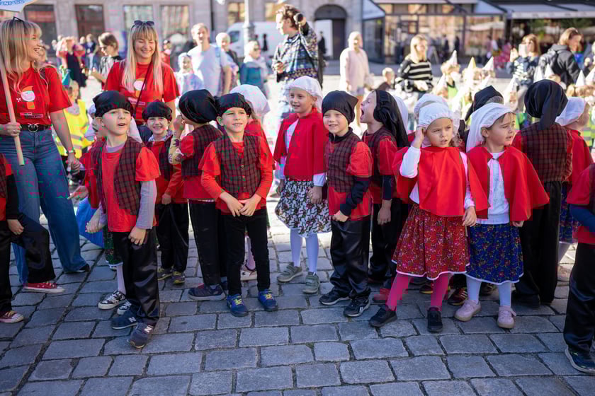 Parada na Wrocławskim Festiwalu Krasnoludków 2024
