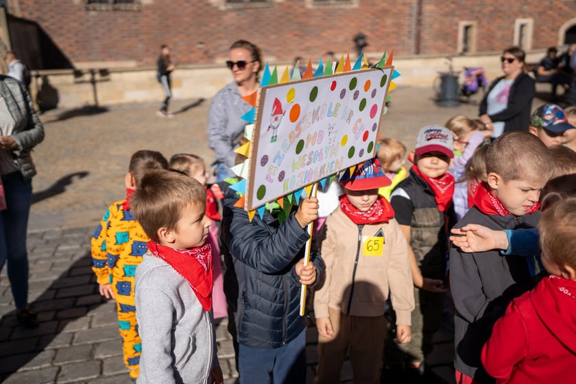 Parada na Wrocławskim Festiwalu Krasnoludków 2024