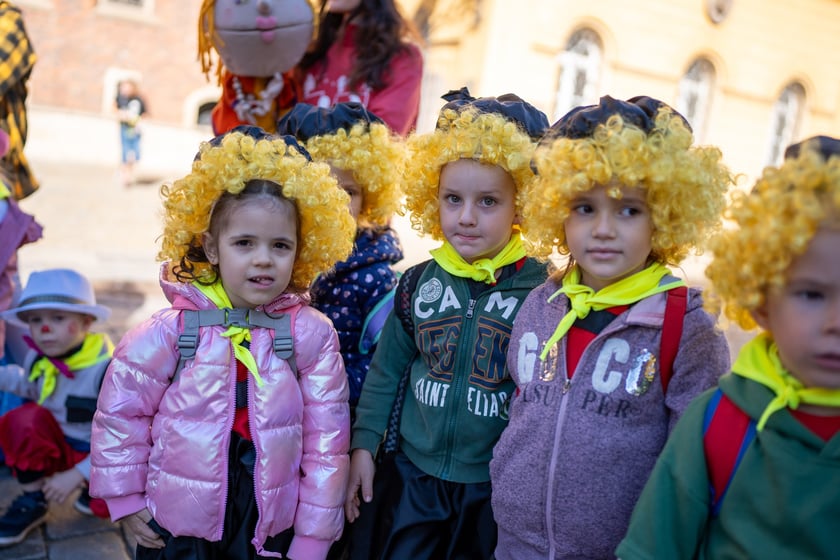Parada na Wrocławskim Festiwalu Krasnoludków 2024