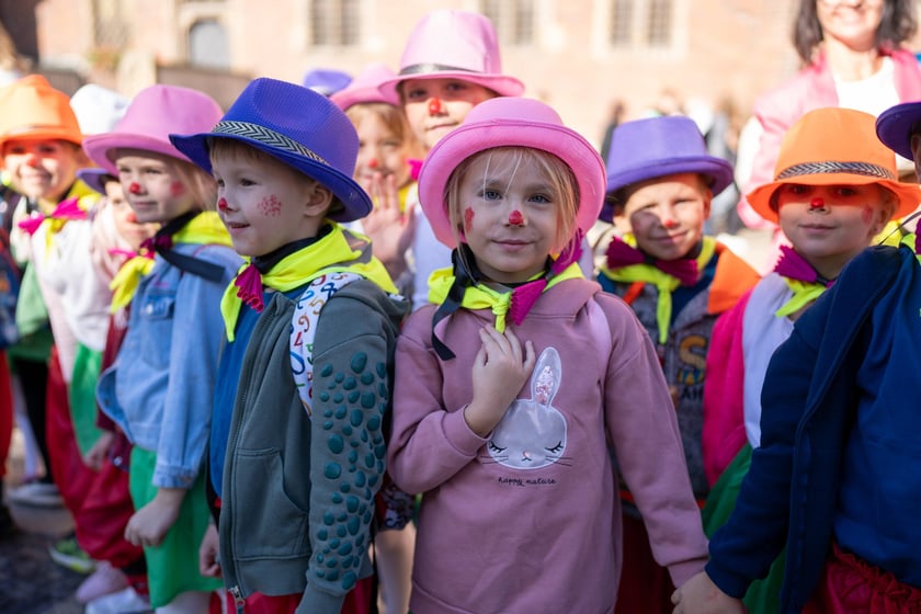Parada na Wrocławskim Festiwalu Krasnoludków 2024