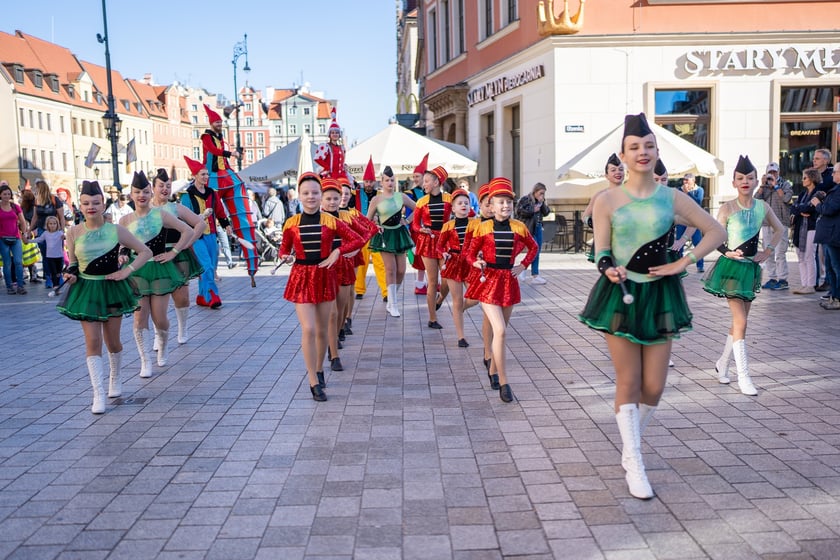 Parada na Wrocławskim Festiwalu Krasnoludków 2024