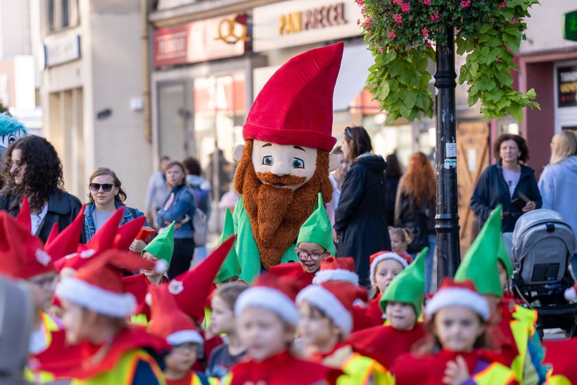 Parada na Wrocławskim Festiwalu Krasnoludków 2024