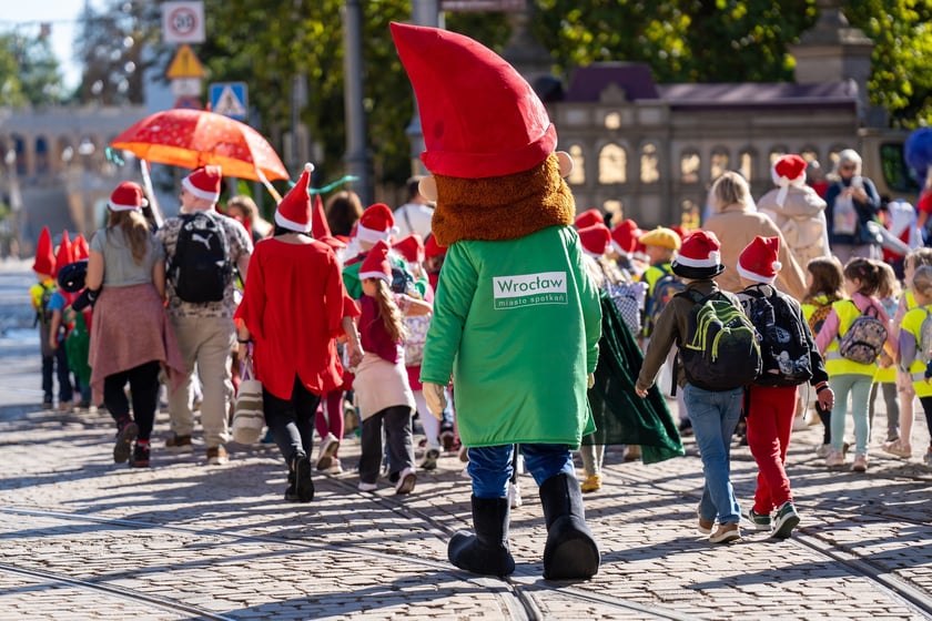 Parada na Wrocławskim Festiwalu Krasnoludków 2024