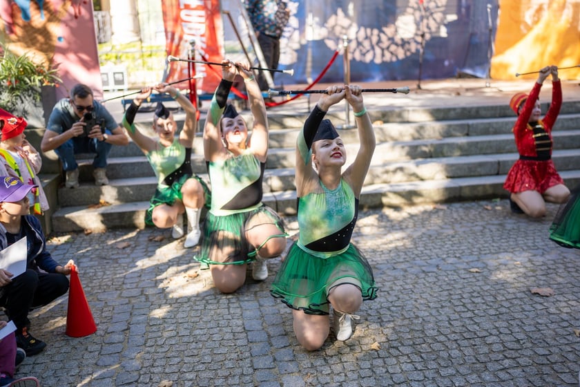 Parada na Wrocławskim Festiwalu Krasnoludków 2024