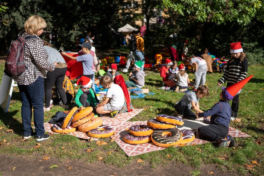 Parada na Wrocławskim Festiwalu Krasnoludków 2024
